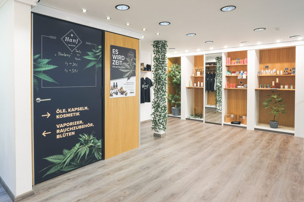 Hanf im Glück Schwäbisch Gmünd - CBD Kosmetik Regale